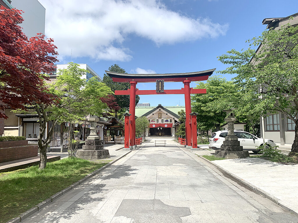 現在の善知鳥神社（2025年5月撮影）